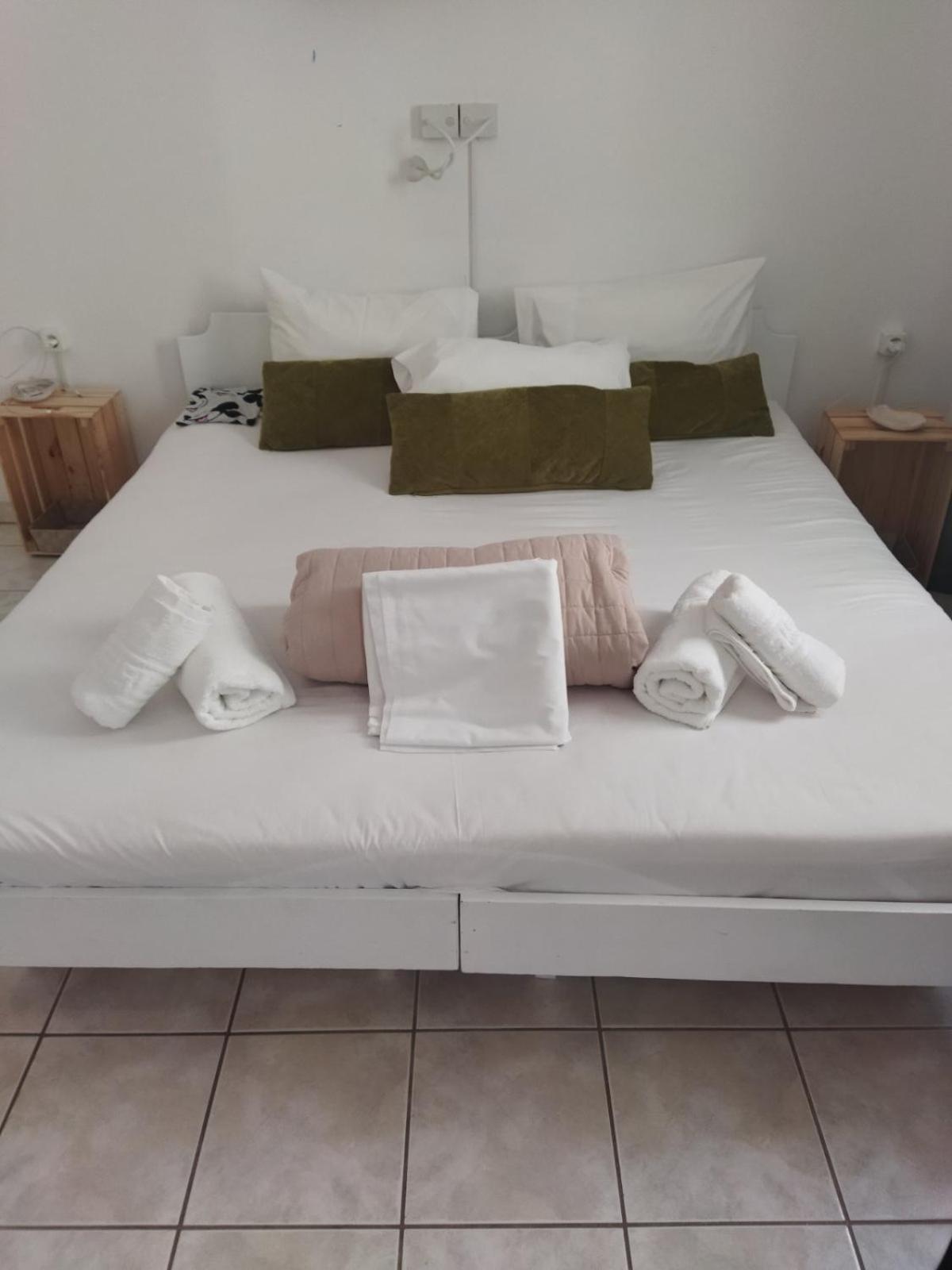 Kato Yialos Hotel *