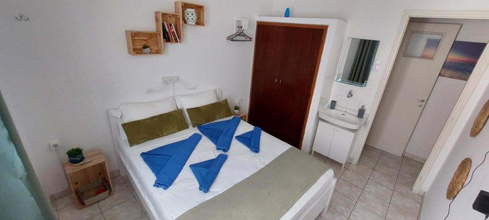 Kato Yialos Hotel *